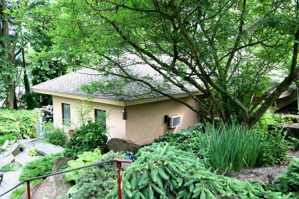 Alpenhof Bed & Breakfast Media Exterior photo
